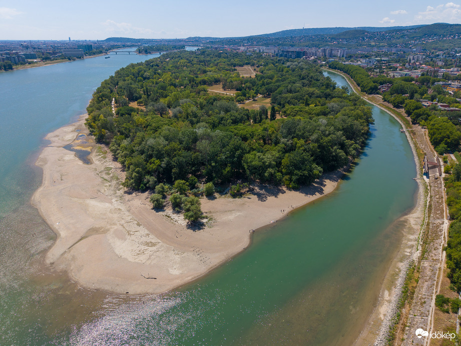 Rekordalacsony vízállás a Hajógyári-szigetnél