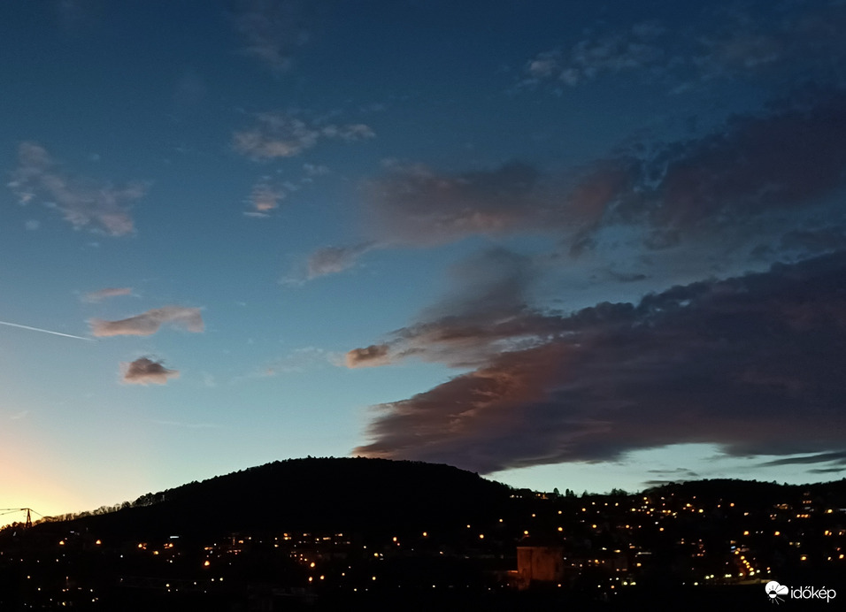 Napnyugta fényei