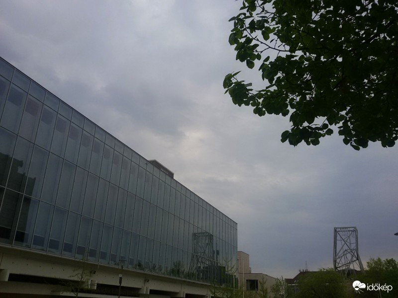 AGORA  a szürkeségben.