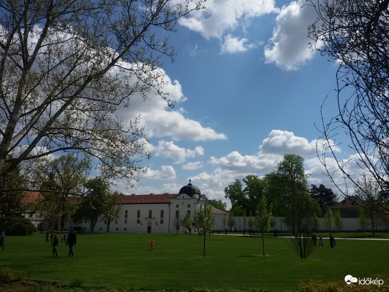 Napsütés és felhők,