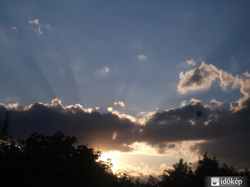 Naplemente és Tyndall.