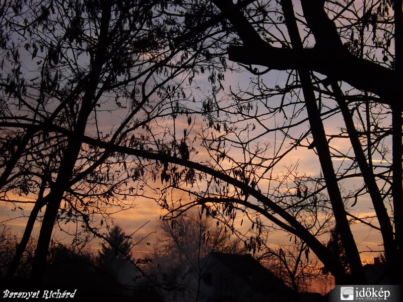 Füstös Őszies Naplemente