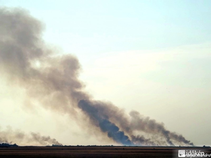 Ég a tarló Nádudvar határában