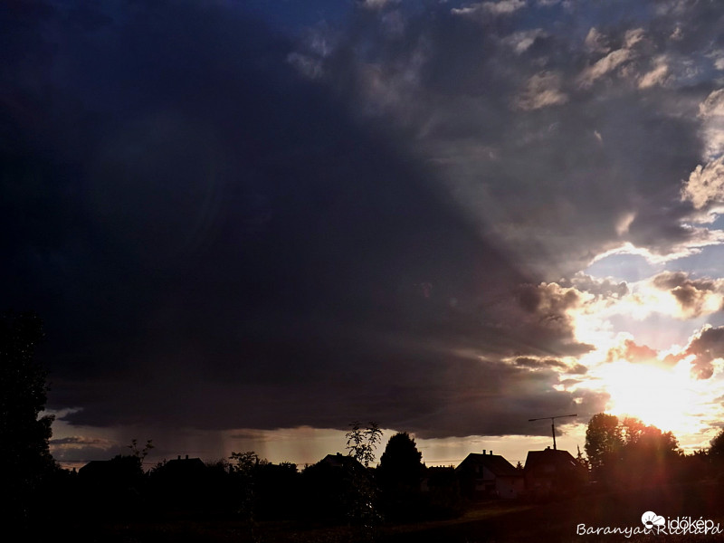 Napsütés kontra Csapadéksáv. 