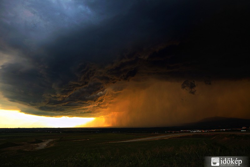 Szupercellás takarítógép az égiek új játéka