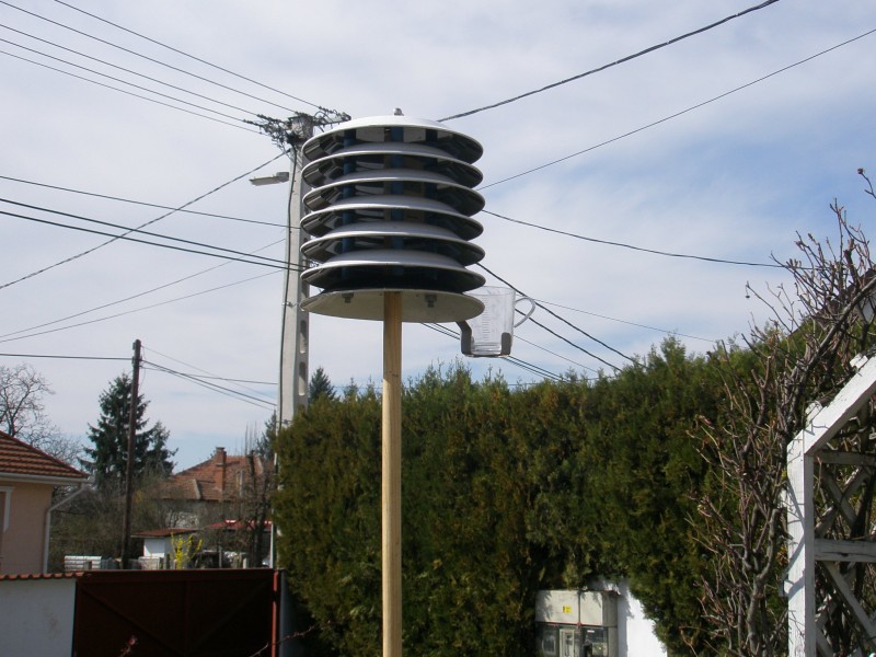 AZ ÚJ ÁRNYÉLOLOM ÉS CSAPADÉK MÉRÕ