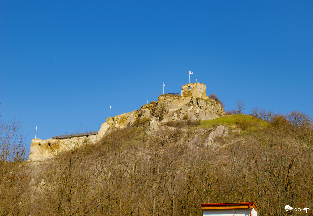 A sziklák koronája – Siroki vár