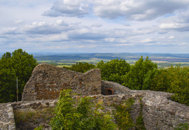Vár állott, most kőhalom