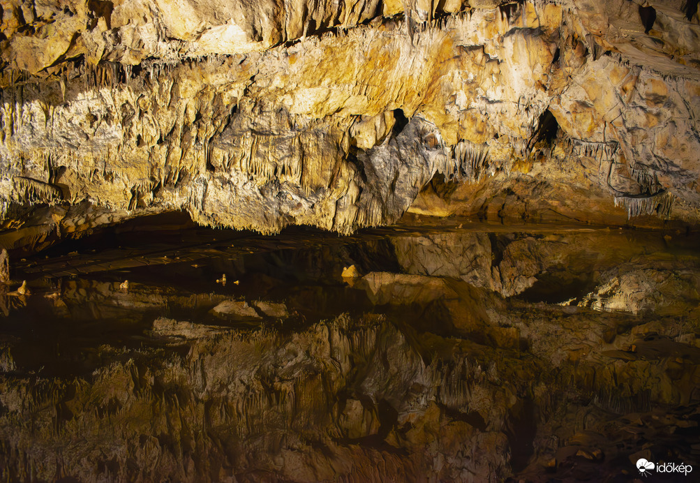 A barlang tükrében