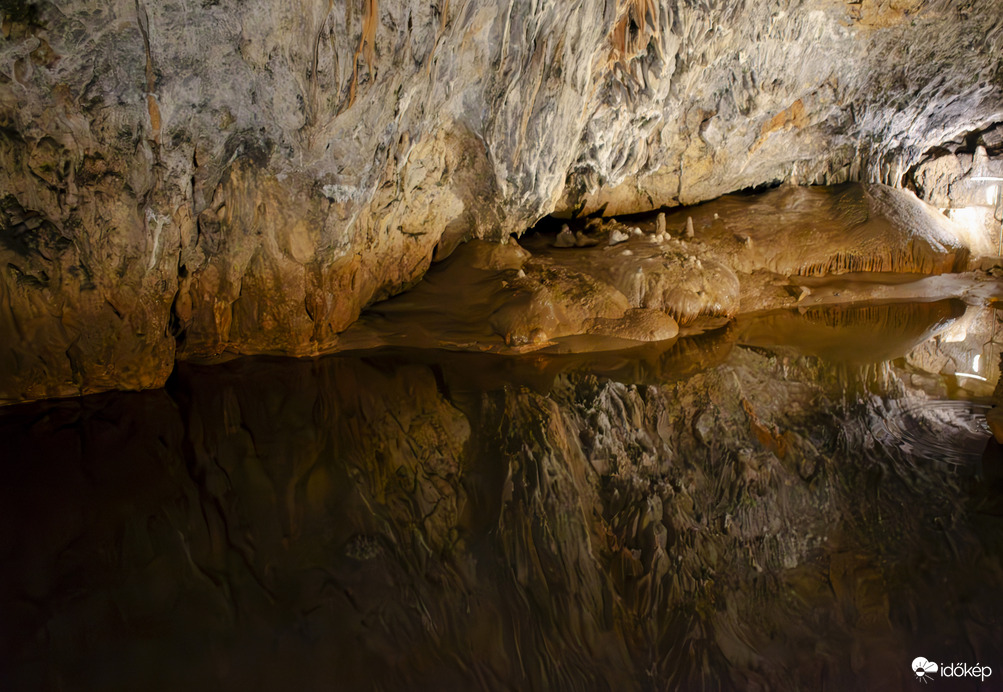 A barlang tükrében