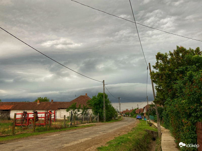 Közelít a szörnyeteg 