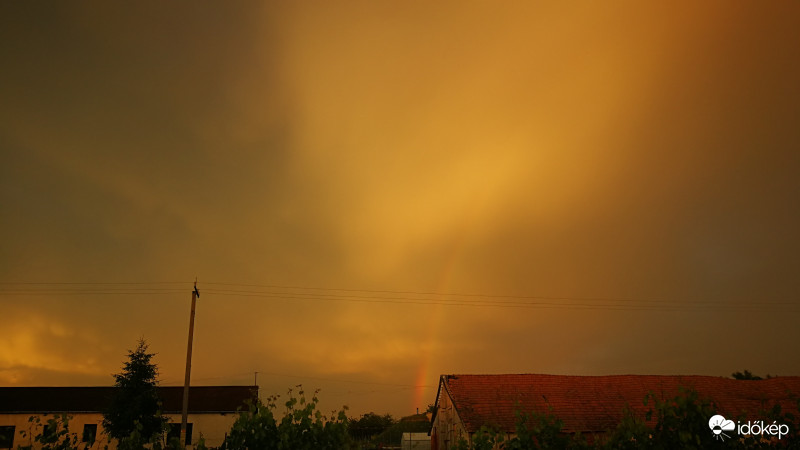 Szivárvány a naplementében 