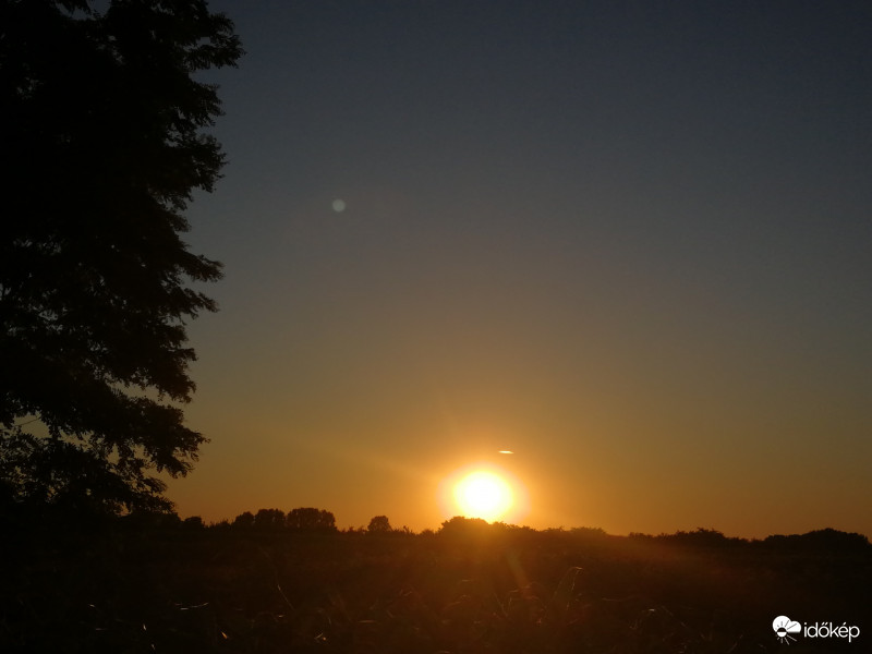 Naplemente, mesés :) 