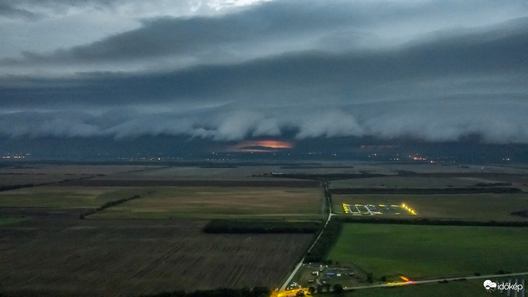 A zivatarlánc egy kis részlete
