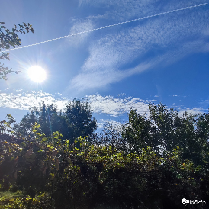 Szinte tavaszi színek uralkodnak