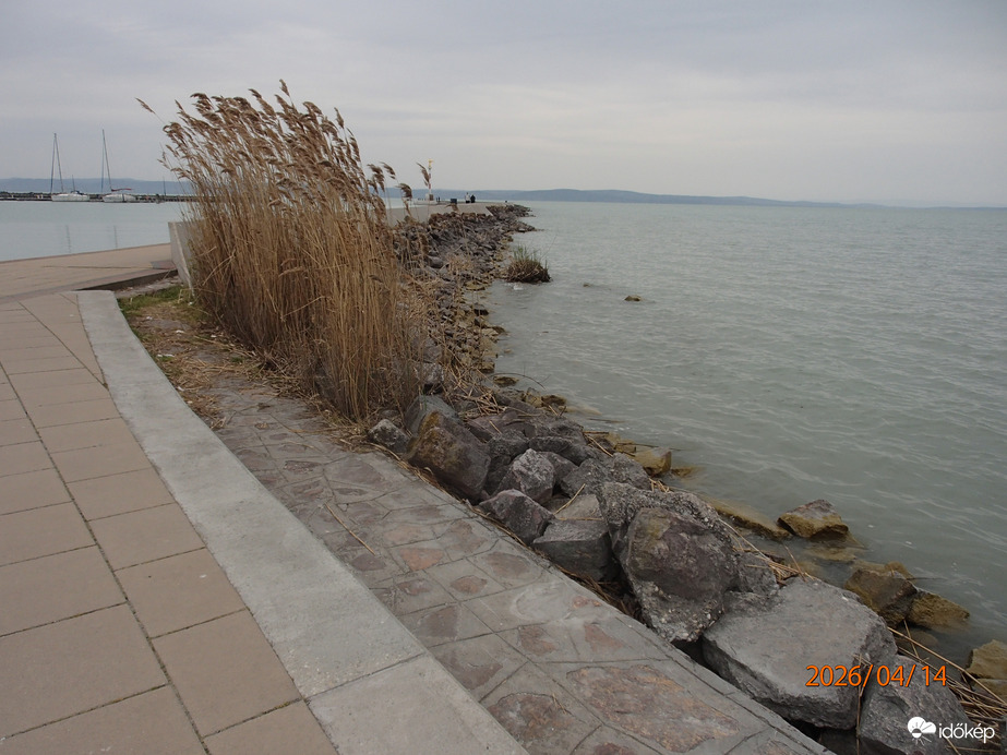 Hej Balcsiról fúj a szél :)