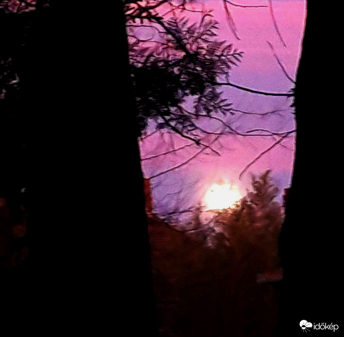 Telihold és naplemente