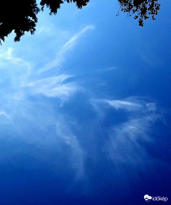 ÉGI CSODA. AHÁNYAN VAGYUNK, ANNYI FLÉNEK LÁTJUK...