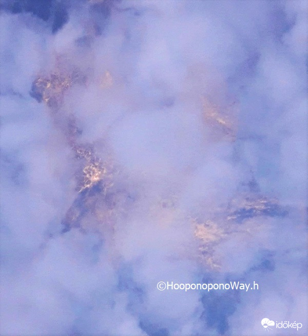 Aranyháló a felhők felett