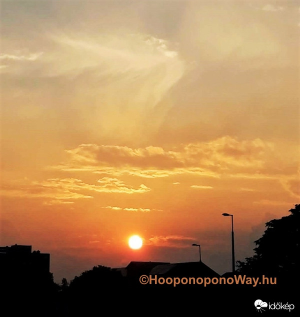 Ott az angyal fölötte!