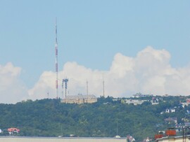 jönnek