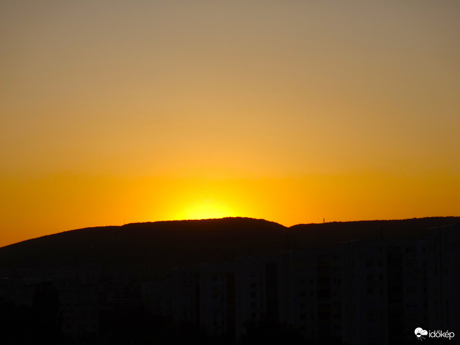felhőtlen