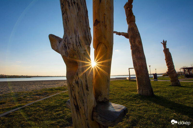 Velencei-tó naplemente előtt