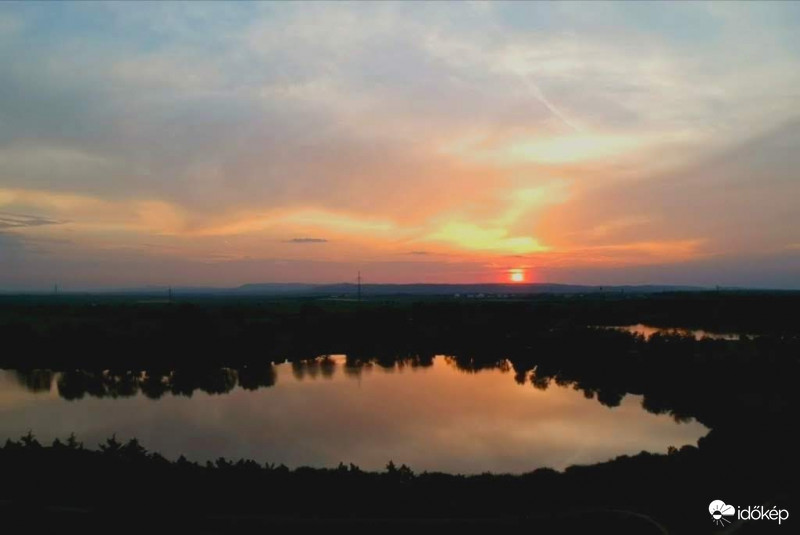 Horgásztó madártávlatból