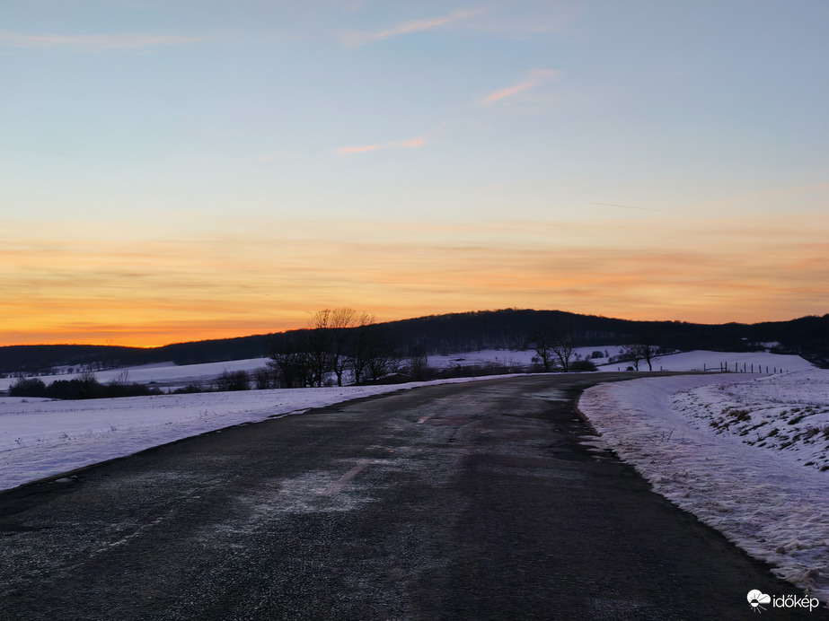 2026 első naplemente 