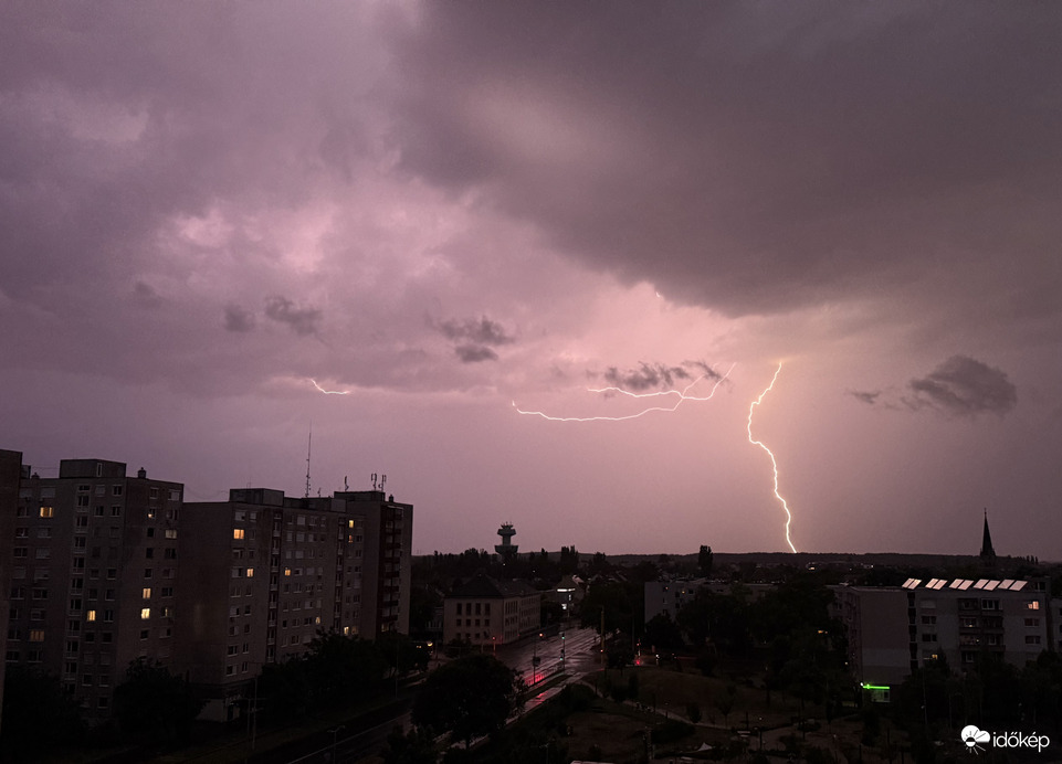 Győri fény az éjszakában