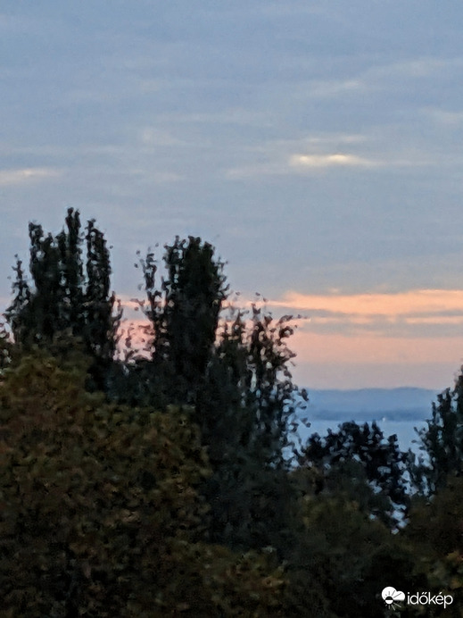 Reggel Füreden