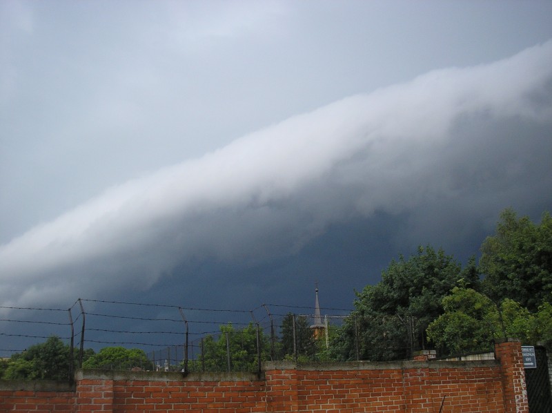 Gárdonyban a vihar előtt