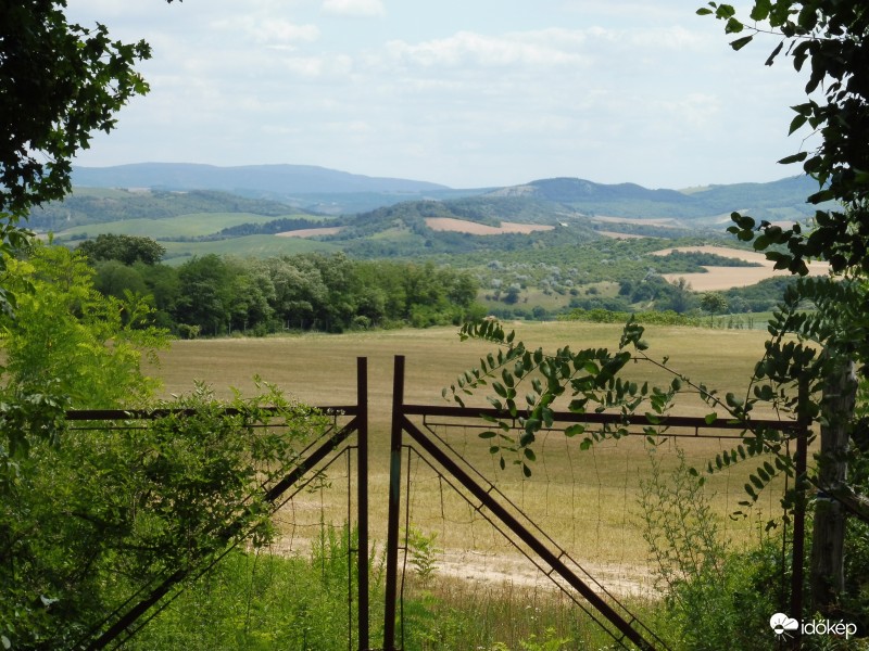 A kapun túl a Gerecse