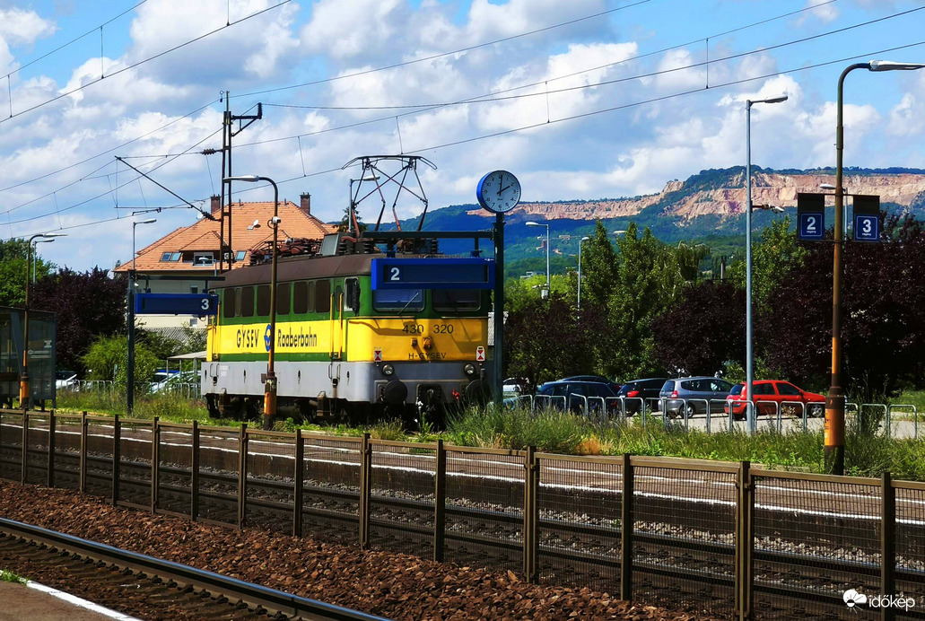Vác