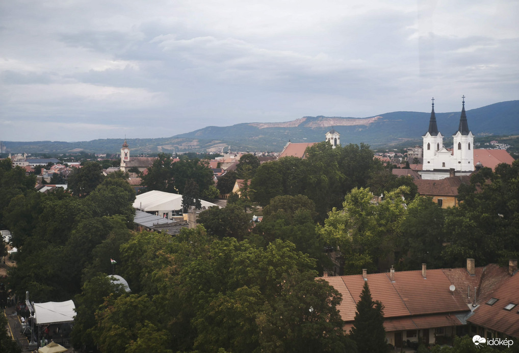 Vác