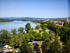 Vác