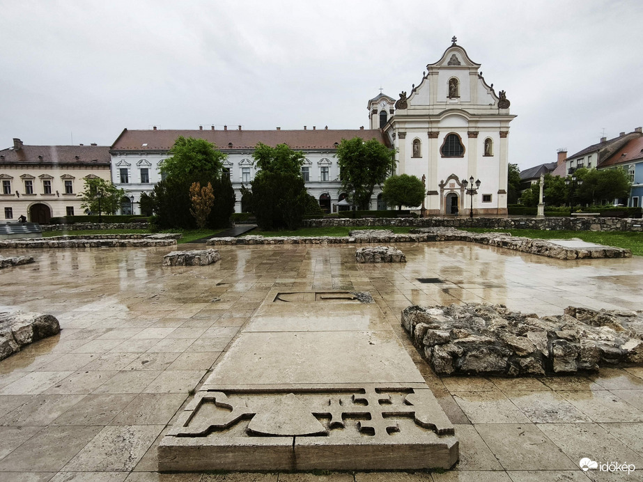 Vác