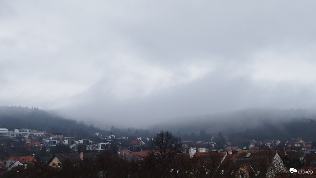 Ködös völgy