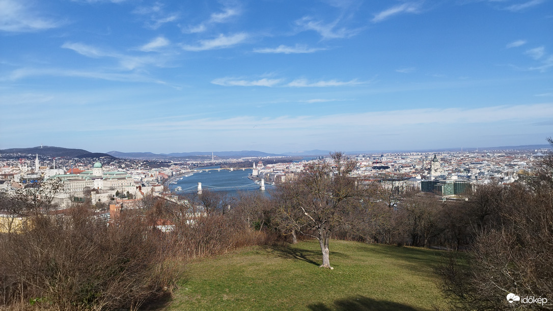 Itt a tavasz!