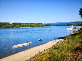 Vác