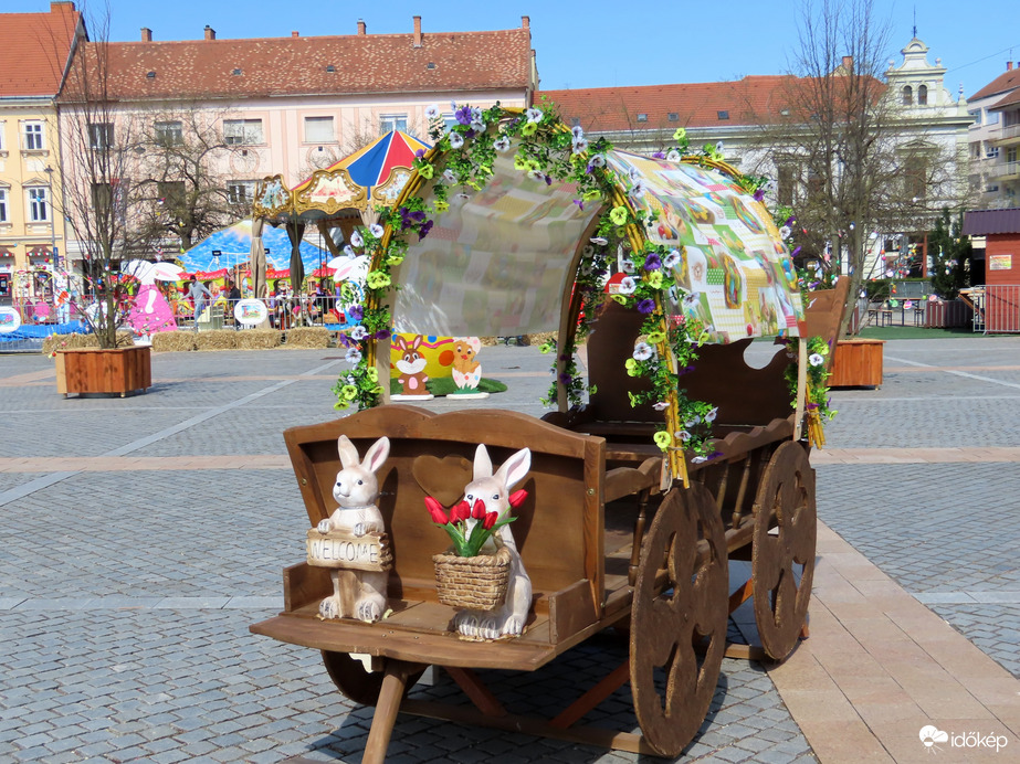 Húsvétváró a Fő téren