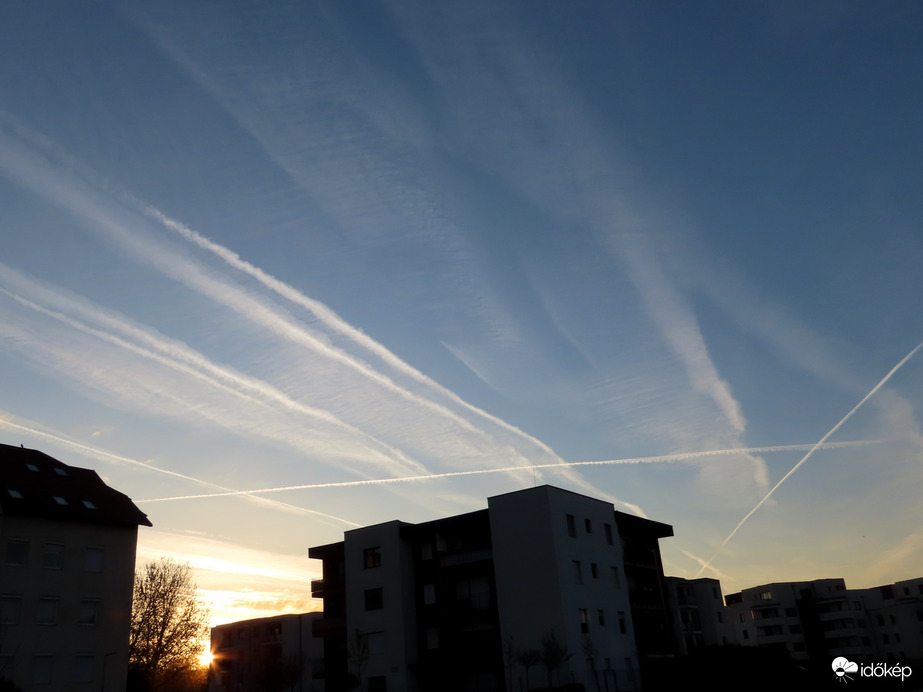 Napkelte a lakótelepen