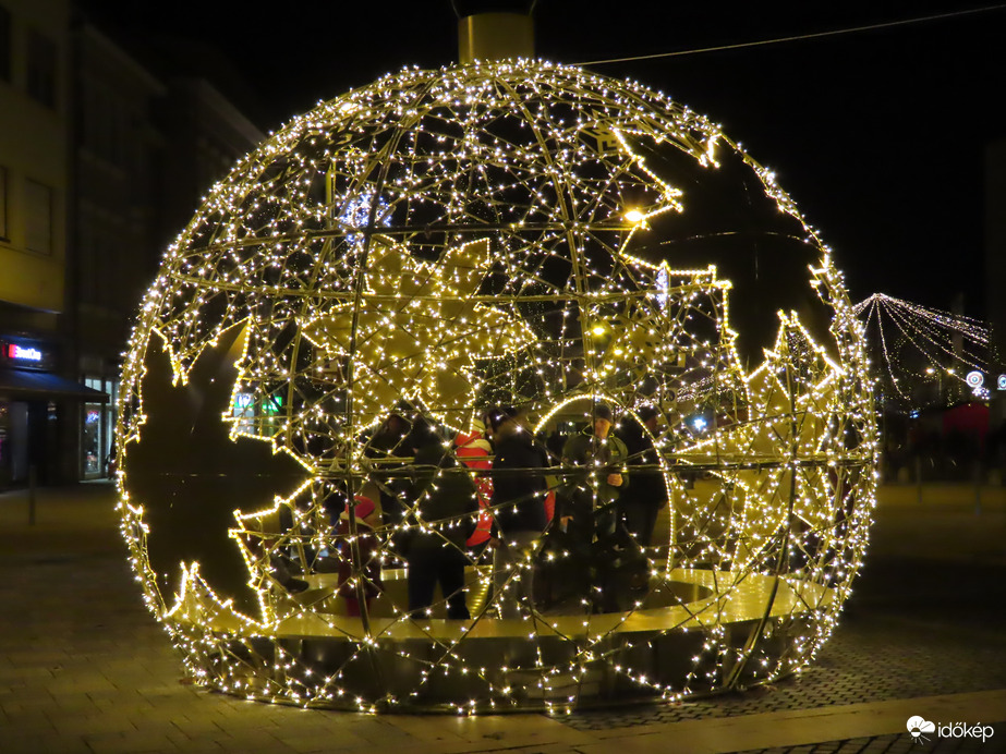 Karácsonyi gömbdísz