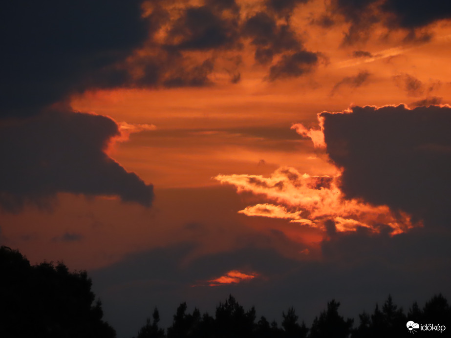 Lángra gyúltak a felhők 2.