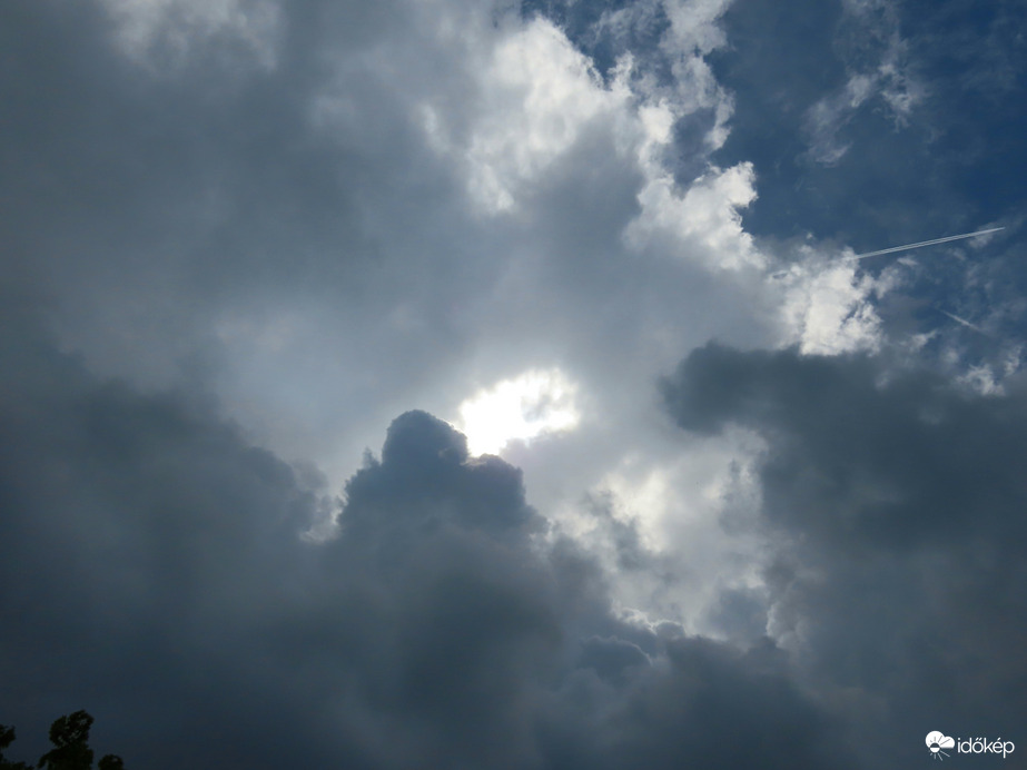 Délutáni felhővariációk 2.
