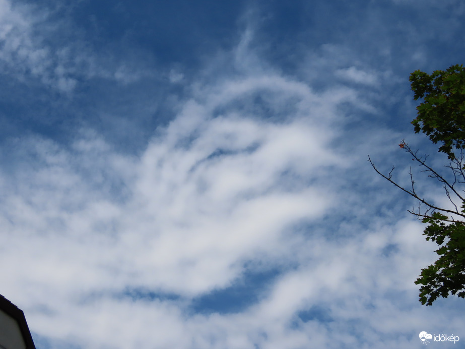 Délutáni felhővariációk 1.