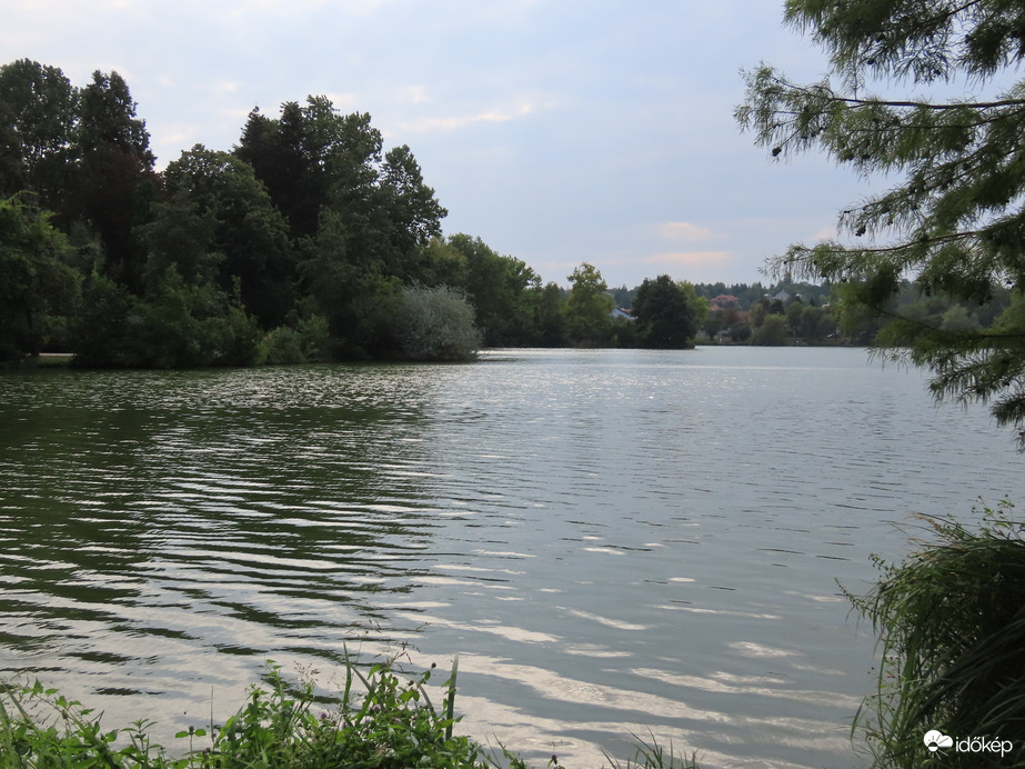 Mintha alkonyodna 16:32