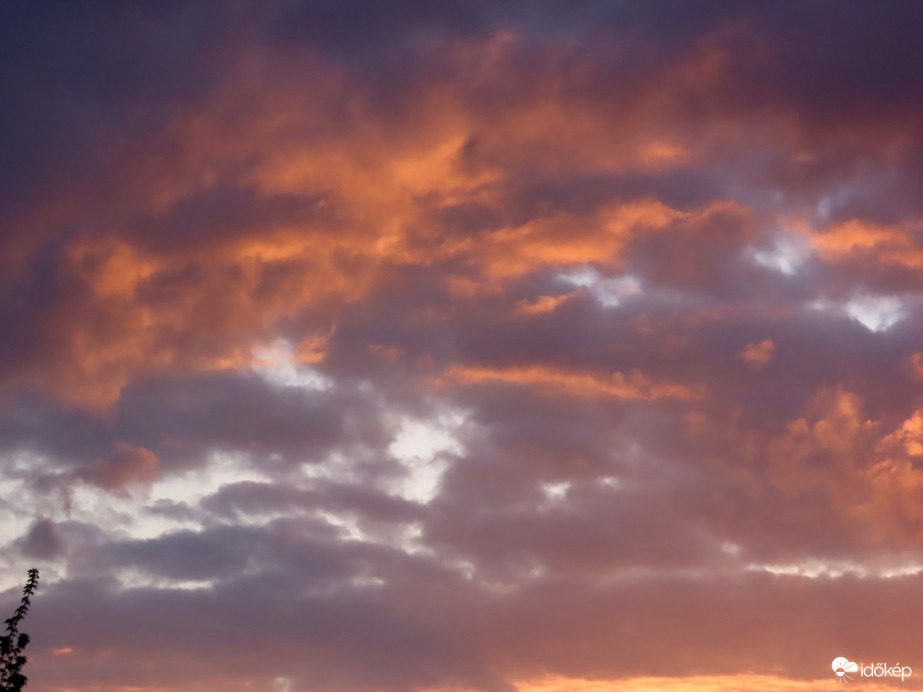 Napnyugta felhői