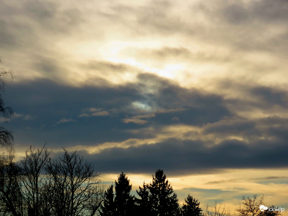 Délutáni felhők 2.
