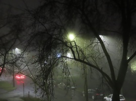 Leereszkedett a köd